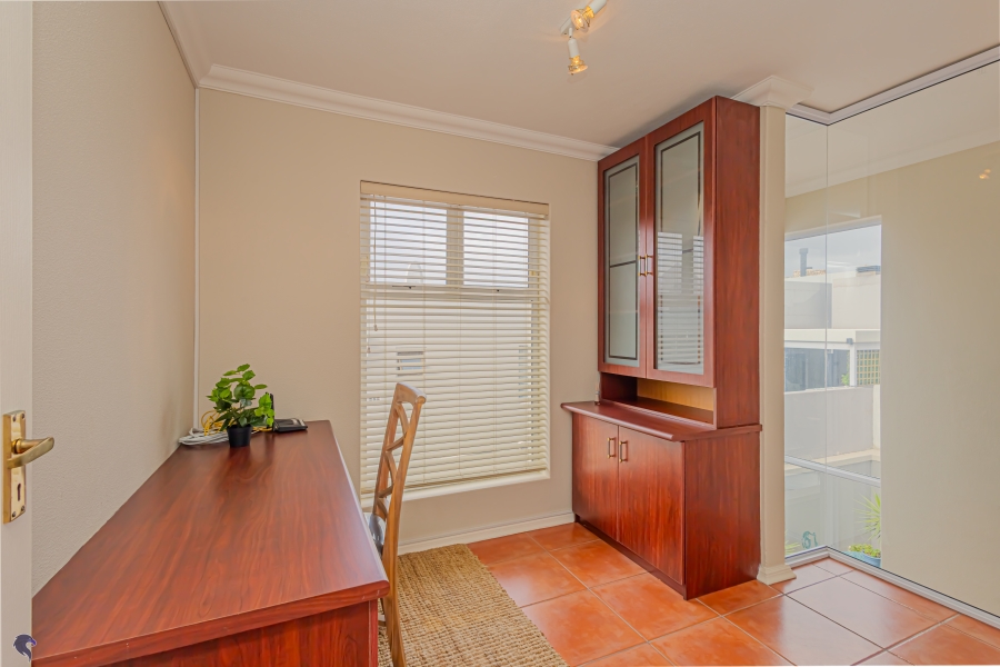 5 Bedroom Property for Sale in Waterfront Western Cape